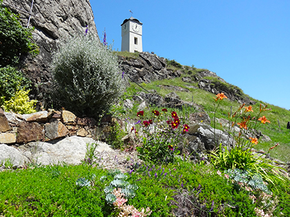 Vue printanièer du clocher - Commune d'Arignac Ariège (09)