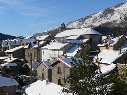 Le village enneigé - Commune d'Arignac Ariège (09)